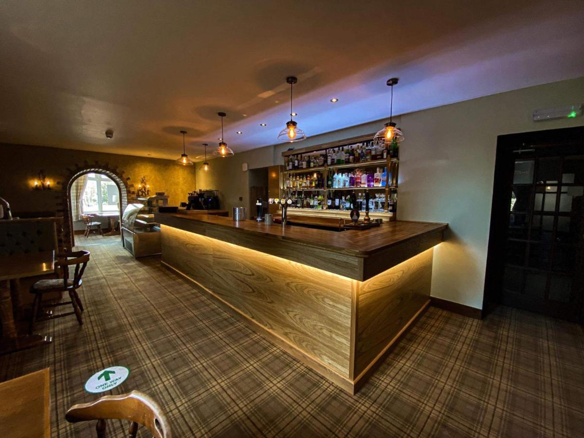 Duke Of Gordon Hotel Kingussie Exterior foto