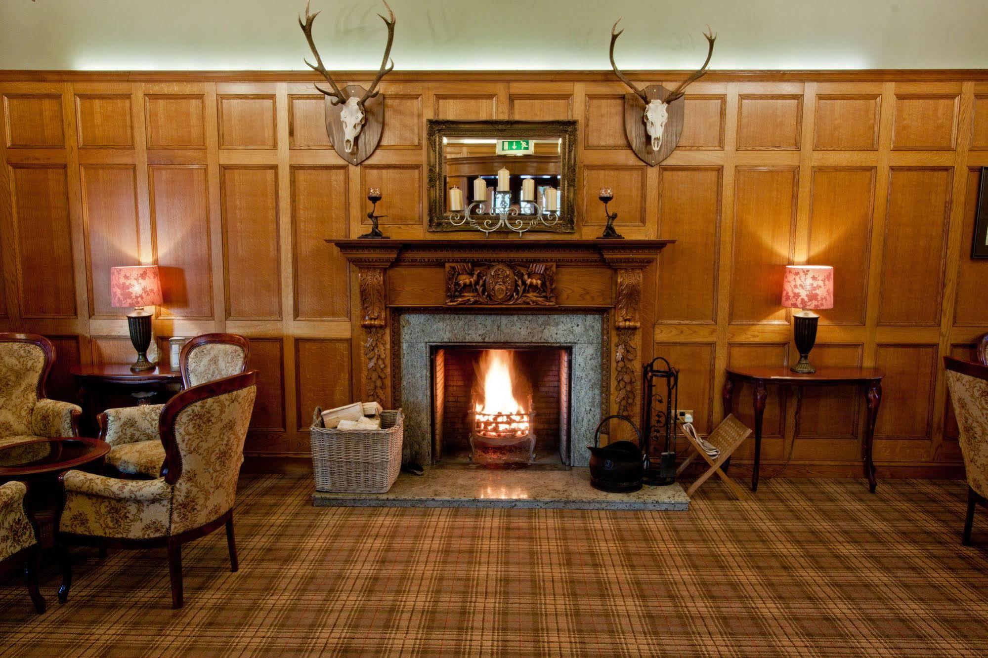 Duke Of Gordon Hotel Kingussie Exterior foto